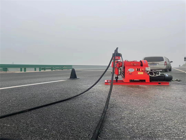 南山马路路基路面开裂下沉注浆加固灌浆